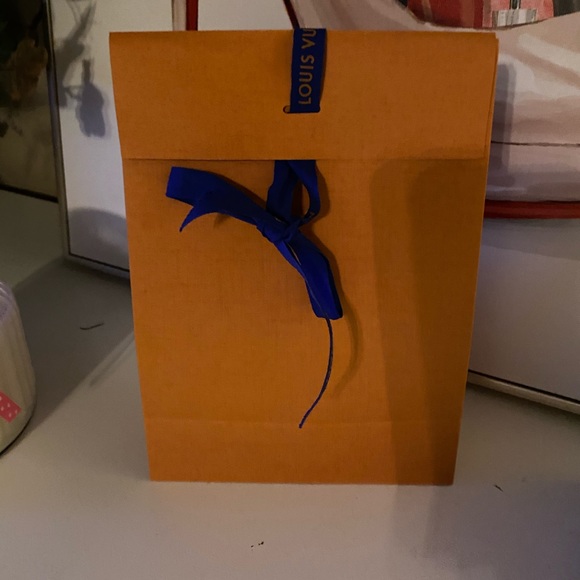 Louis Vuitton shopping bag - Picture 2 of 3